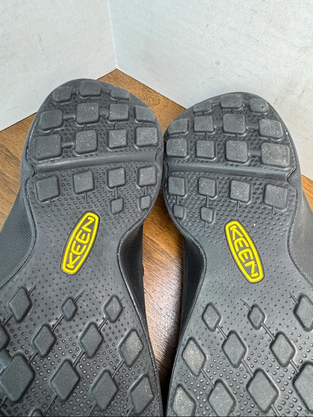 EUC Keen Mens Uneek SNK Braided Rope Bungee Slides Beach Sandals, sz 12